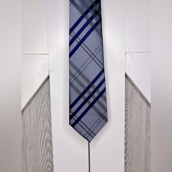 None Other - E1.13 Men’s 100% Silk Tie Grey/Navy silver background